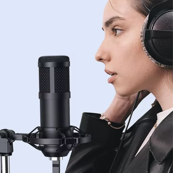 Asztalra szerelhető  stúdió mikrofon,  USB csatlakozóval